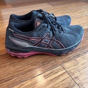 Asics GT-2000 10 Women’s Running Shoe